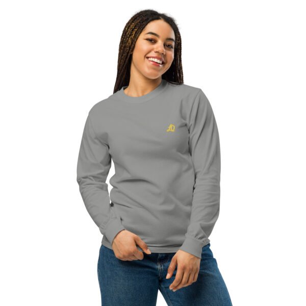 unisex-garment-dyed-heavyweight-long-sleeve-shirt-grey-front-698bb843dd7b4.jpg Trama