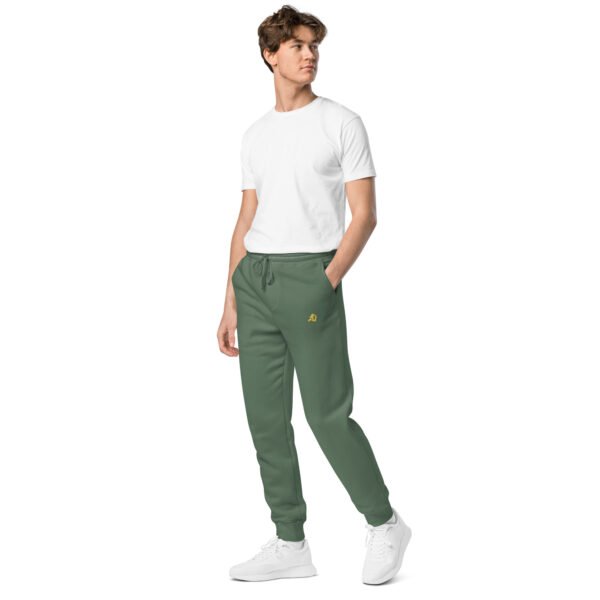 unisex-pigment-dyed-sweatpants-pigment-alpine-green-left-front-698bb16c26018.jpg Coerenza